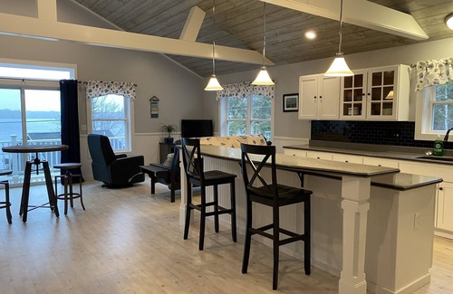 Franklin Apartment | Studio Apartment overlooking Molasses Pond