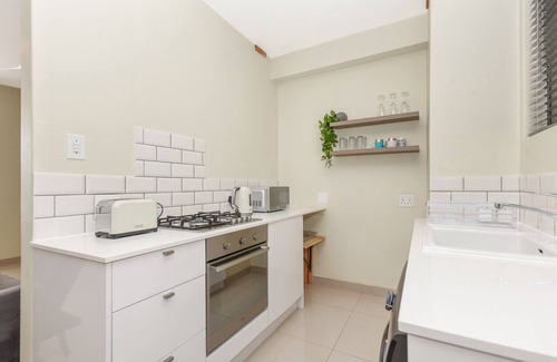 Greater Johannesburg Metropolitan Area Apartment | Studio Apartment Perfect Location