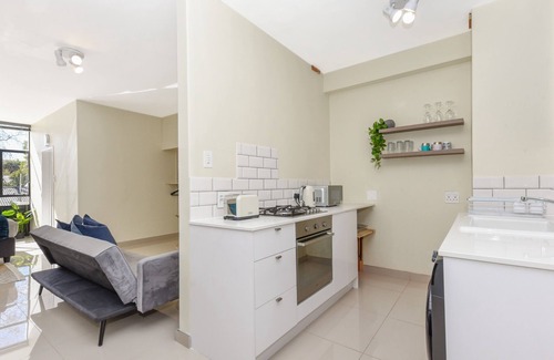 Greater Johannesburg Metropolitan Area Apartment | Studio Apartment Perfect Location