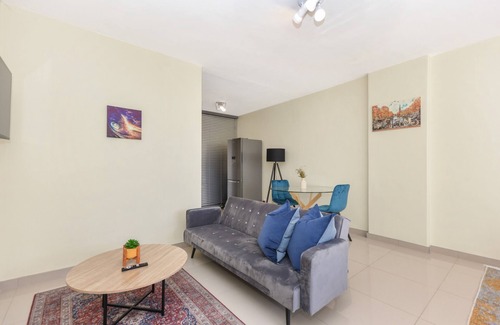Greater Johannesburg Metropolitan Area Apartment | Studio Apartment Perfect Location