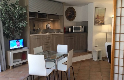 Zona XXVIII Tor de' Cenci Apartment | Studio apartment Rome Mostacciano