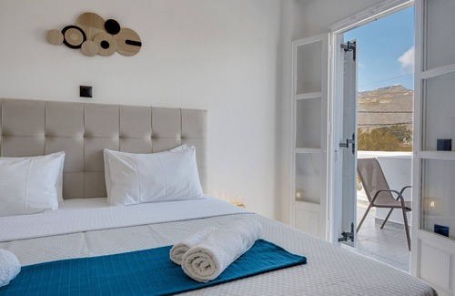 Agios Georgios House | Studio Apartment 'St George Sea View Double Room 03' with Sea View