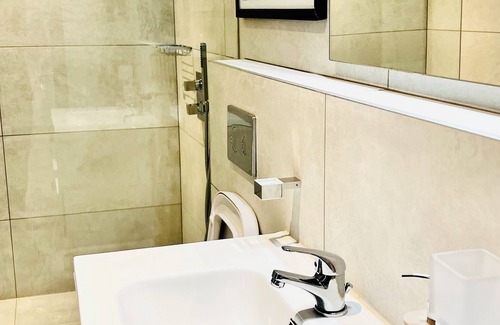 East Legon Apartment | Studio Apartment , The Signature Apartment Accra, Ghana