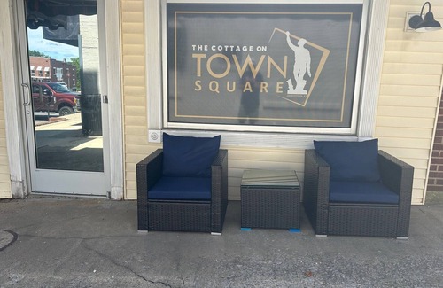 Jamestown Apartment | Studio apartment with bunkroom just 3 miles from Jamestown Marina!