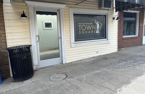 Jamestown Apartment | Studio apartment with bunkroom just 3 miles from Jamestown Marina!