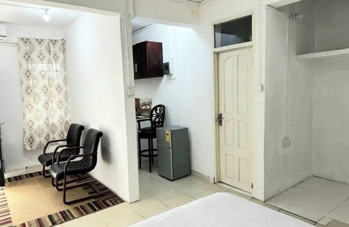 Cape Coast House | Studio Appartment -Kitchen, Bathnn