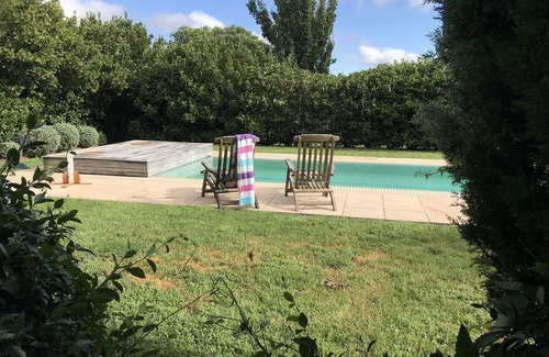 Borenore Apartment | STUDIO APT inc pool & the best of Orange close by