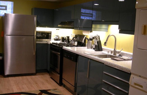 East Isles Apartment | Studio Apt. Lake of the Isles Inn Uptown Minneapolis Furnished Monthly Rental