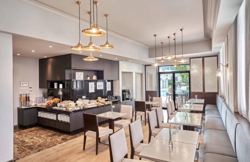 Somerset Apartment | Studio at Penang Rd, 10 mins walk from Dhoby Ghaut MRT