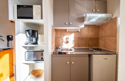 Lons-le-Saunier Apartment | Studio au calme | En bordure du Parc des Bains