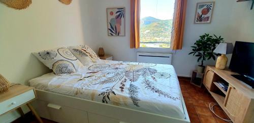 Digne-les-Bains Apartment | Studio au calme vue montagne "Petit Tibet"