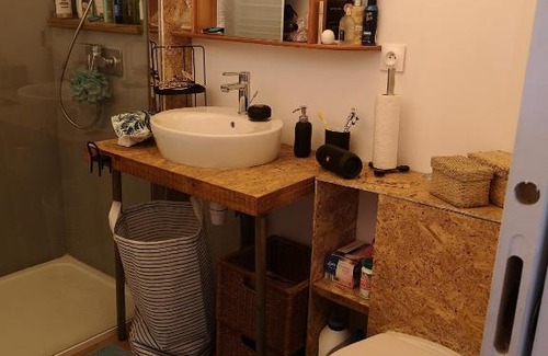 Lomme Bed & Breakfast | Studio avec mezzanine 2/4 pers à 5 mn du metro