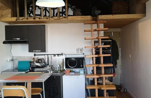Lomme Bed & Breakfast | Studio avec mezzanine 2/4 pers à 5 mn du metro