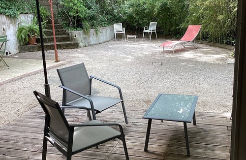 Cogolin Apartment | Studio Avec Terrasse et Pergola Dans Propriété Calme et Sécurisée