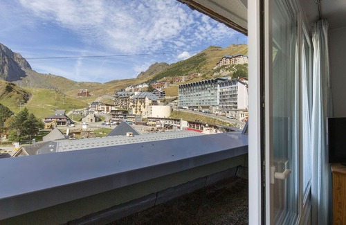 La Mongie Apartment | Studio cabin for 5 with balcony in La Mongie - Pets allowed