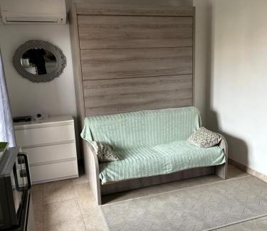 Les Bormettes Apartment | studio climatisé proche port et plages