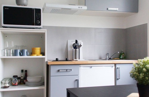 La Roche-sur-Yon Apartment | Studio-Comfort-Private Bathroom-Garden View