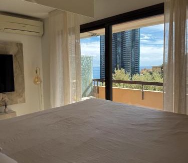 Monaco Apartment | Studio de LUXE Portes de Monaco - Vue MER - Piscine - Wifi
