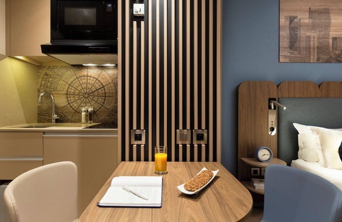 Gambetta Apartment | Studio Deluxe In the heart of La Défense Paris