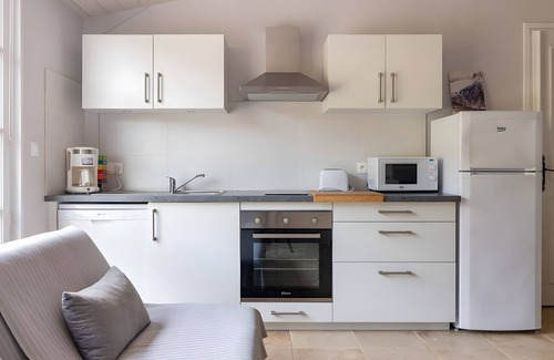 Ternand Apartment | Studio 'Domaine De La Chambarde' with Mountain View, Wi-Fi and Air Conditioning