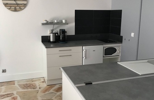 Puechabon Apartment | Studio en Chambre D'hôtes Proche de St Guilhem le Désert Avec Piscine et Jacuzzi