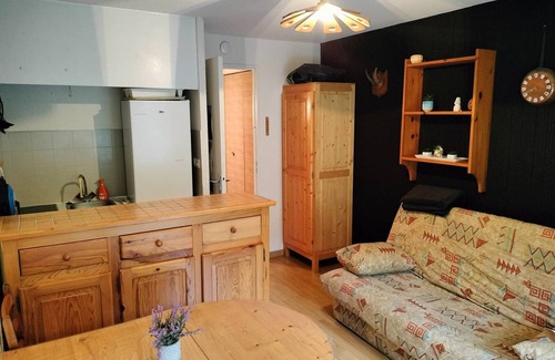 Le Sauze Apartment | Studio Enchastrayes, studio flat, 4 persons