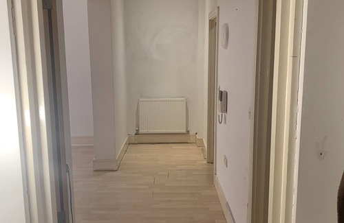 Thornton Heath Apartment | Studio flat on first floor