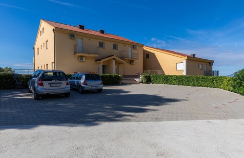 Krvavica Apartment | Studio flat with air-conditioning Krvavica, Makarska (AS-23540-c)