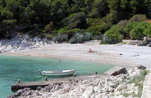 Milna Apartment | Studio flat with terrace and sea view Milna, Hvar (AS-3074-c)