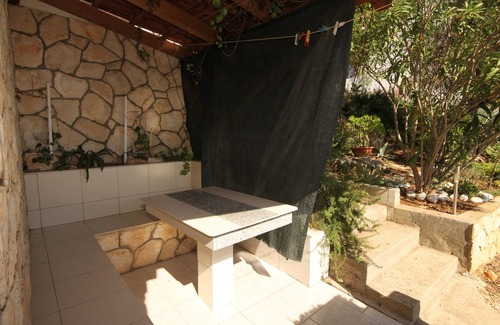 Rukavac Apartment | Studio flat with terrace and sea view Rukavac, Vis (AS-2444-a)