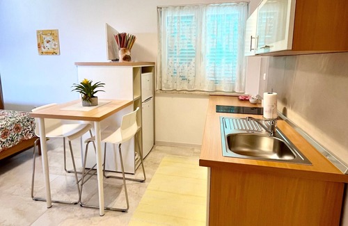 Medveja Apartment | Studio flat with terrace and sea view Medveja, Opatija (AS-7720-a)