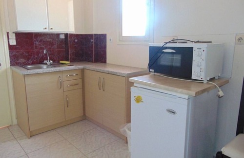 Vassilatika Apartment | Studio for 5 with shared Pool, near AQUALAND WATER PARK