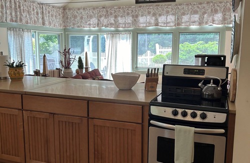 Old Lyme House | Studio Four: Country whole house with Wi-Fi, AC in Old Lyme near the CT River