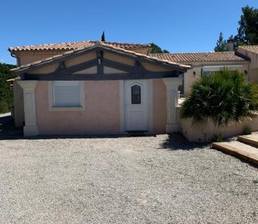 Saint-Saturnin-les-Avignon House | Studio le soleil couchant