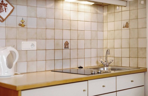 Valle San Silvestro Apartment | Studio 'Frühling' with Mountain View, Shared Garden and Wi-Fi