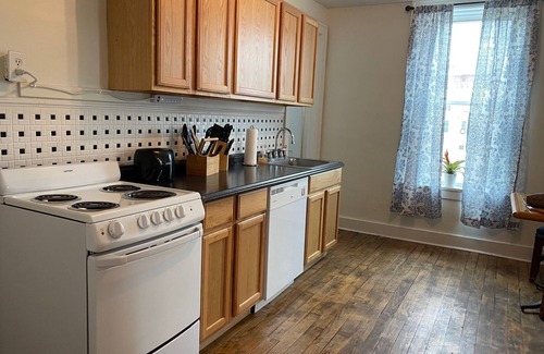Hannibal Apartment | Studio furnished apartment located in the heart of downtown Hannibal, Missouri.n