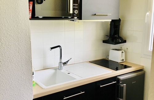 Equemauville Apartment | STUDIO I - HEATED POOL, PARKING AND FREE WIFI