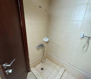 Al Quoz Apartment | Studio in AlKhail gate