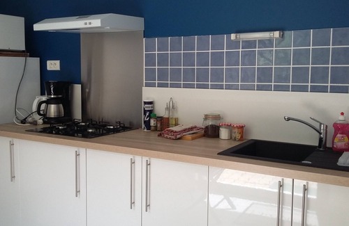 Domme Apartment | Studio in Dordogne for 2 people with Terrace + pool near Sarlat