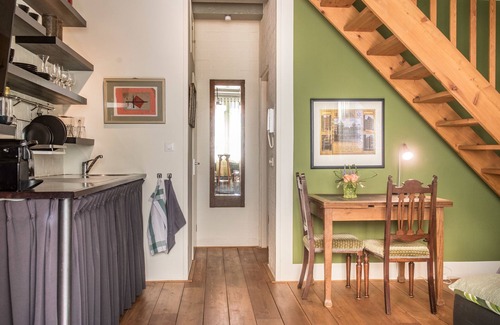 Burgwallen Nieuwe Zijde Apartment | Studio Koggeschip Amsterdam BB