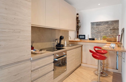 Albiano Apartment | Studio 'Leonard Chalet House' with Balcony and Wi-Fi