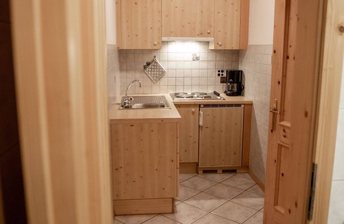San Vito Apartment | Studio 'Mösslhof Apartment Wiese' with Mountain View, Garden & Wi-Fi