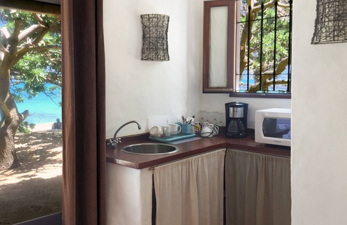 Trou d'Eau Douce Apartment | Studio Mahé. The lagoon on the doorstep.