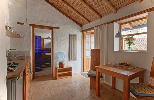 Financial District Apartment | Studio Mariposa with a fantastic garden in the historical Quito