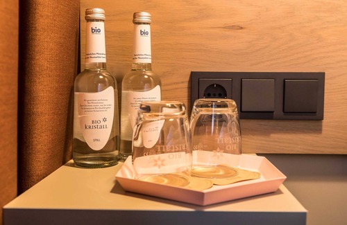 Kriegshaber House | Studio Mehr Vielfalt - Hotel einsmehr
