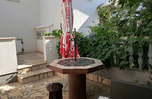 Vinjerac Apartment | Studio mit Klimaanlage und Terrasse