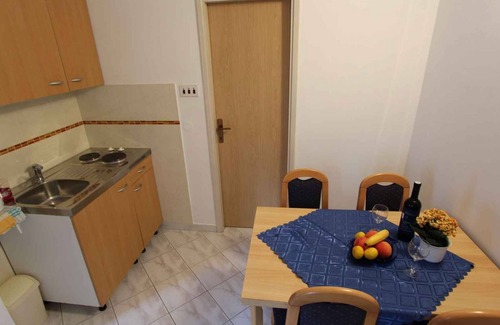 Porat Apartment | Studio mit Klimaanlage und Terrasse