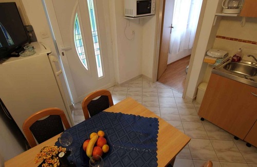 Porat Apartment | Studio mit Klimaanlage und Terrasse