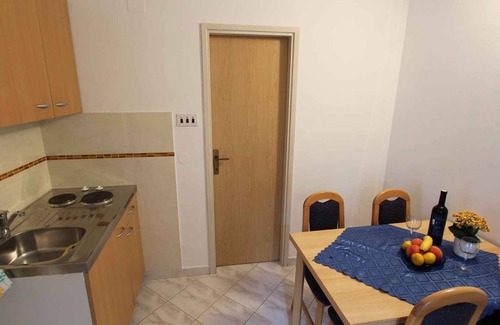 Porat Apartment | Studio mit Klimaanlage und Terrasse