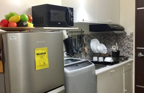 Phil-Am Apartment | STUDIO near MALLS and MRT STATION w/WiFi and NETFLIX